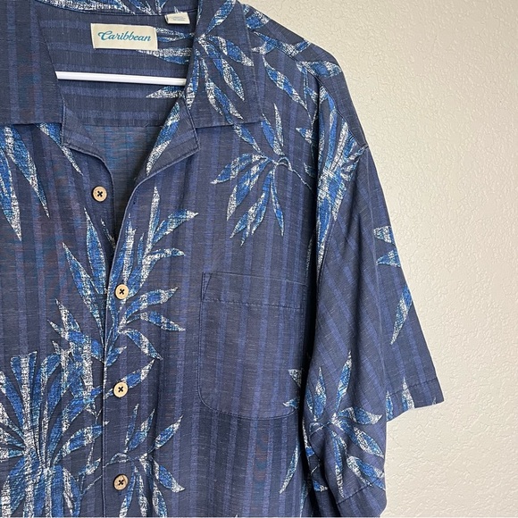 Caribbean Blue Floral Men's Button Down Hawaiian Shirt Size XXL - Picture 3 of 13